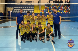 El equipo CV Mindden San Juan de categoría infantil tras la competición de la copa de España en Guadalajara | Fuente: Club Voleibol San Juan